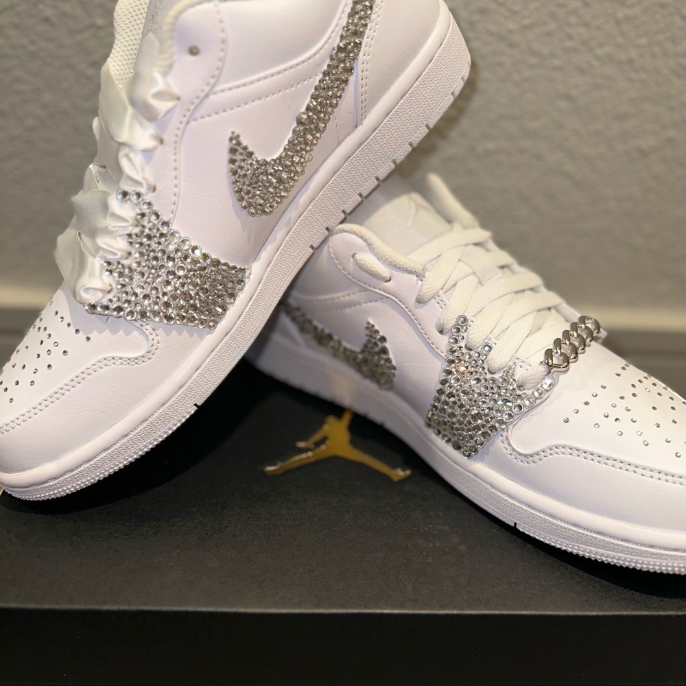 Air Jordan 1 low in White DIY